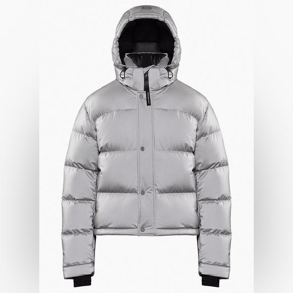 ARITZIA  The Super Puff™ Shorty Reflective - Picture 2 of 15